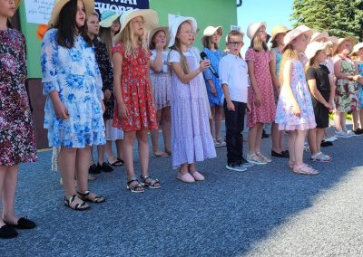 Występ dzieci na evencie z okazji dnia dziecka w Tęgoborzy